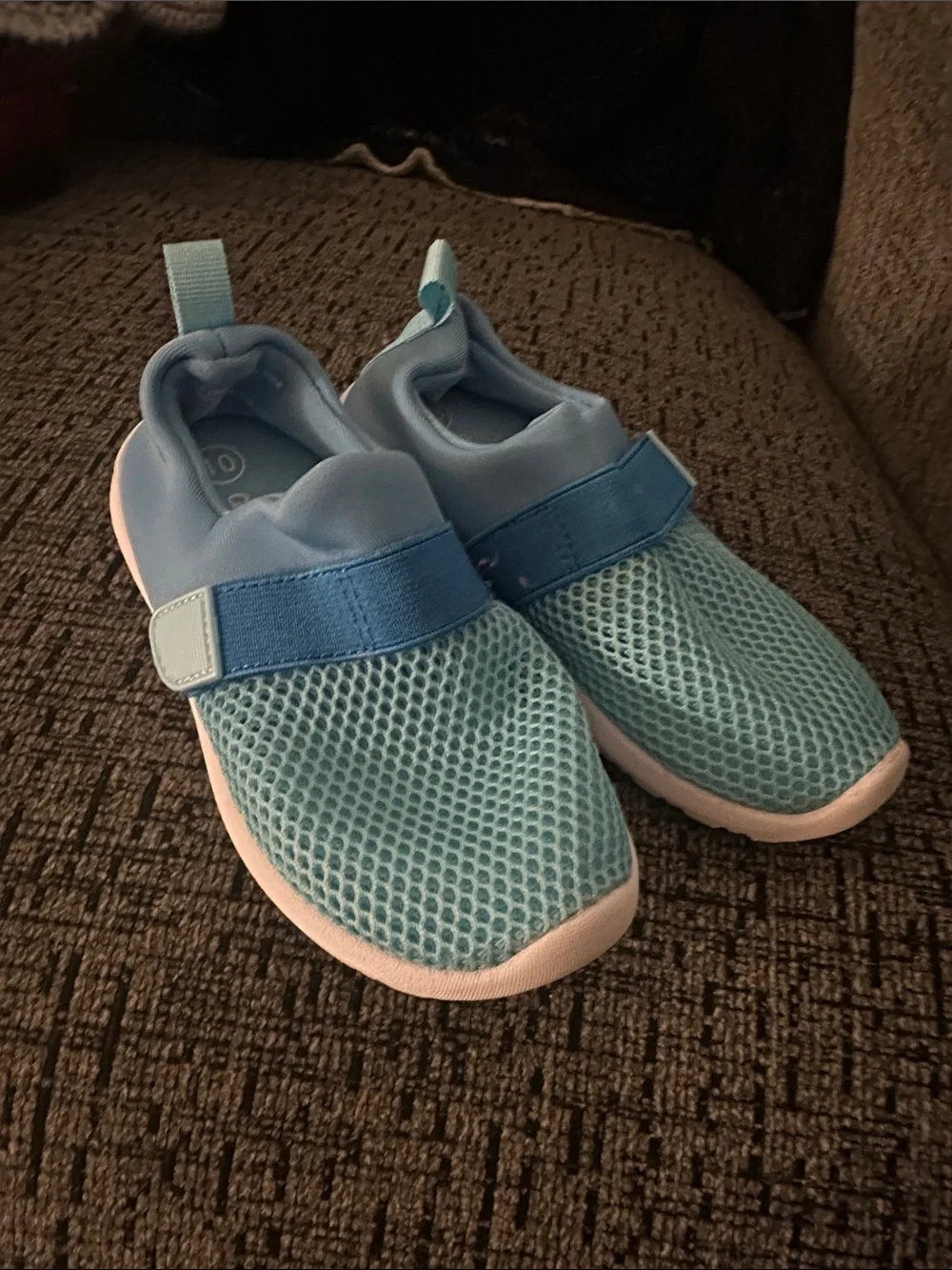 Cat & Jack Light Blue Kids Mesh Water Shoes with Hook Strap